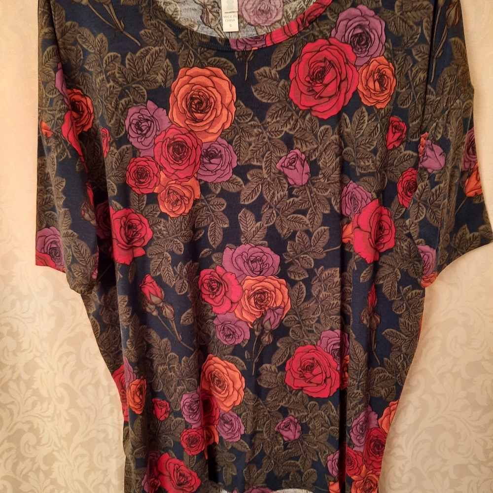 LuLaRoe Irma tunic Small